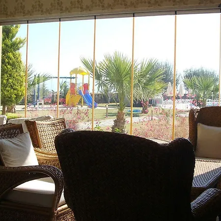 Lakeside Garden Holiday Village Serenity *